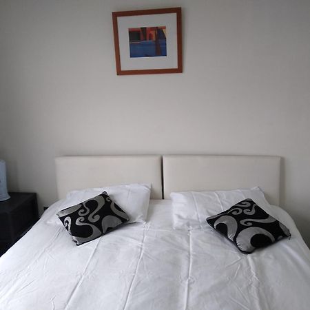 Room In Luxurious Penthouse Apartment London Eksteriør billede