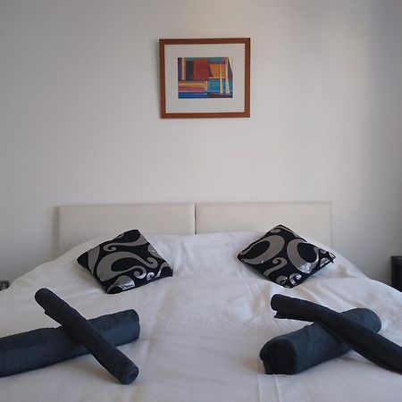 Room In Luxurious Penthouse Apartment London Eksteriør billede
