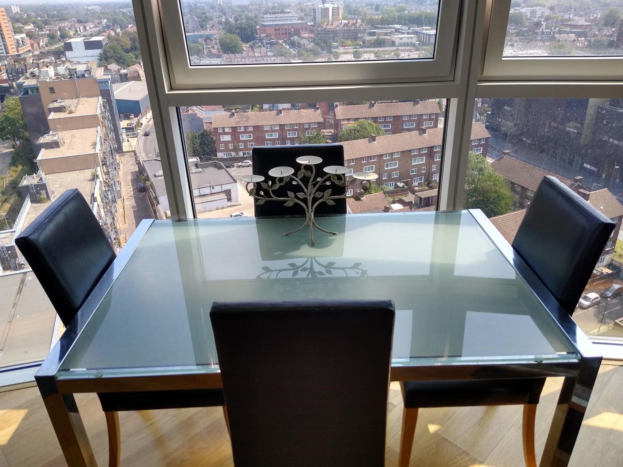 Room In Luxurious Penthouse Apartment London Eksteriør billede